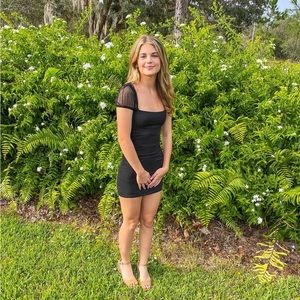 Meet your Posher, Ellieott